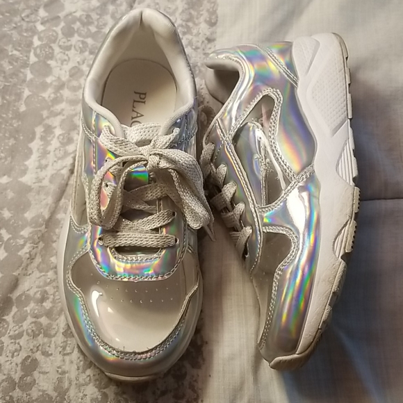 Shoes - Picture 3 of 7